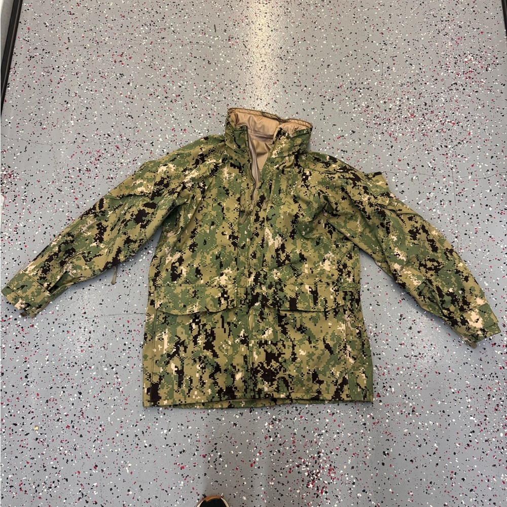 US NAVY AOR2 DIGITAL RAIN WORKING PARKA GORE-TEX JACKET MEDIUM/long camouflage